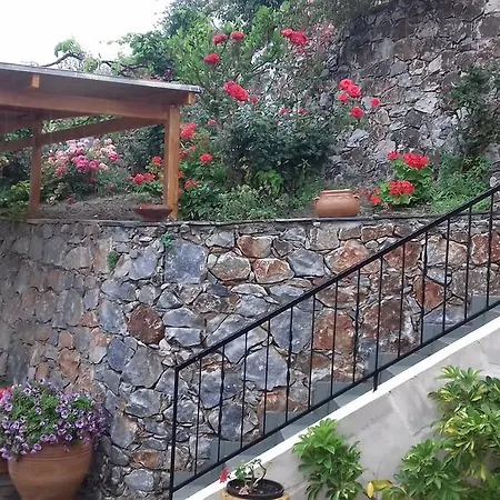 Hotel apartamentowy Irida 2*