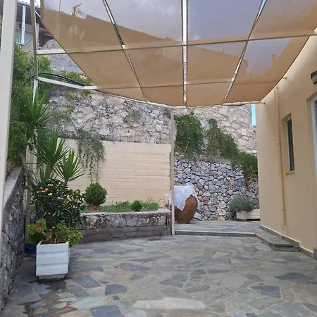 Aparthotel Irida