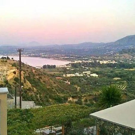 Irida Apart-hotel 2*